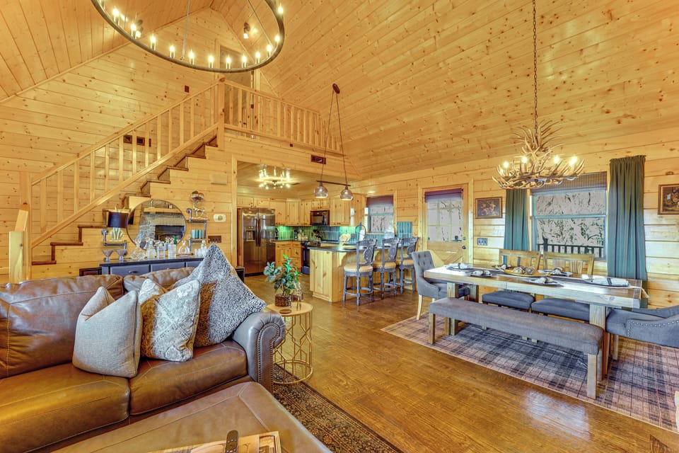 House (5 Bedrooms) | Interior