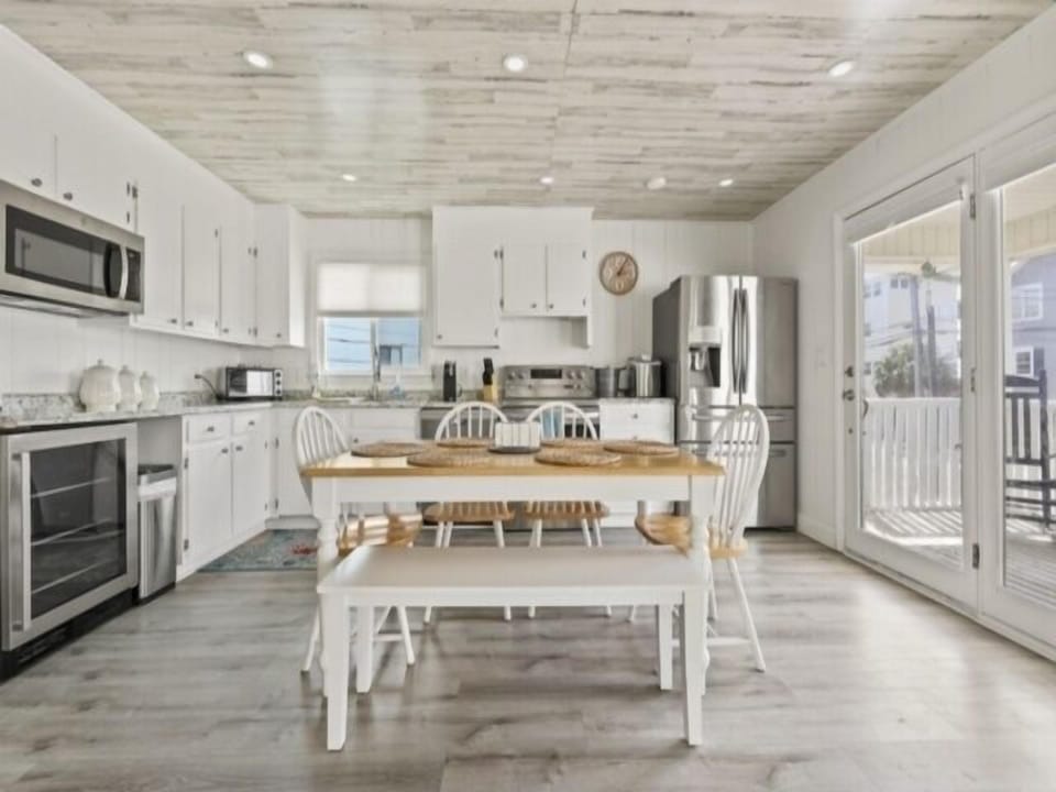 Villa, 3 Bedrooms | Private kitchen | Fridge, oven, coffee/tea maker
