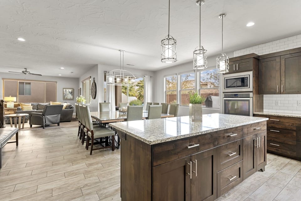 House, 6 Bedrooms | Private kitchen | Coffee/tea maker, fridge, oven, toaster