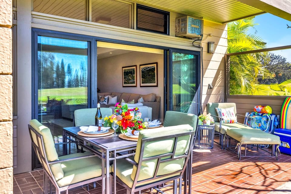 Seamless indoor outdoor living made for island days