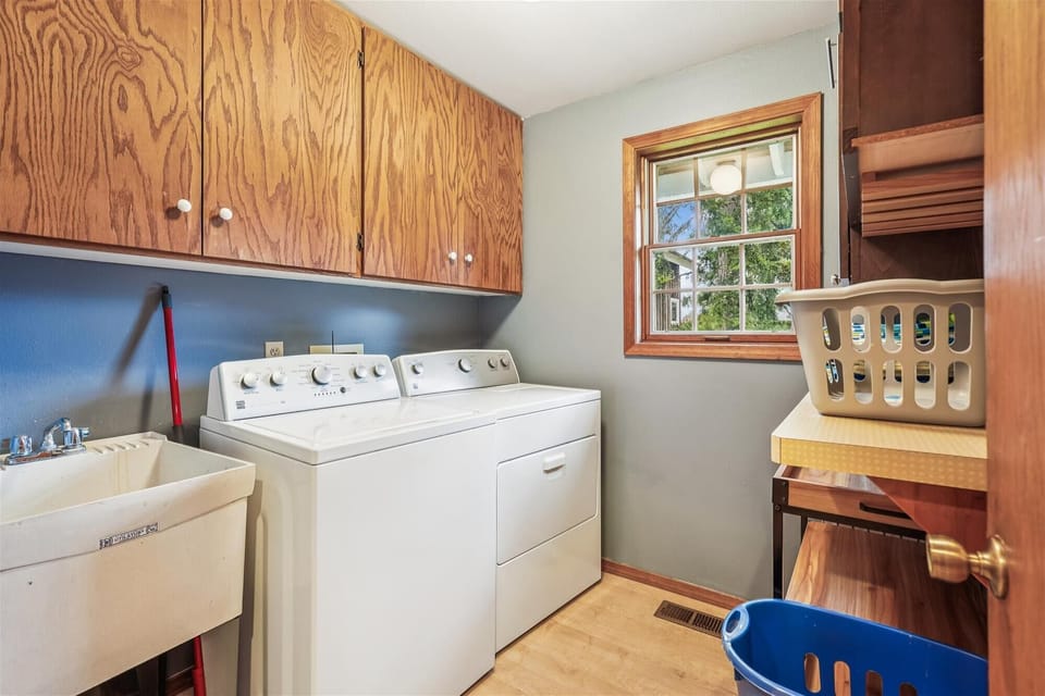 Laundry Area at Spruce Street Retreat