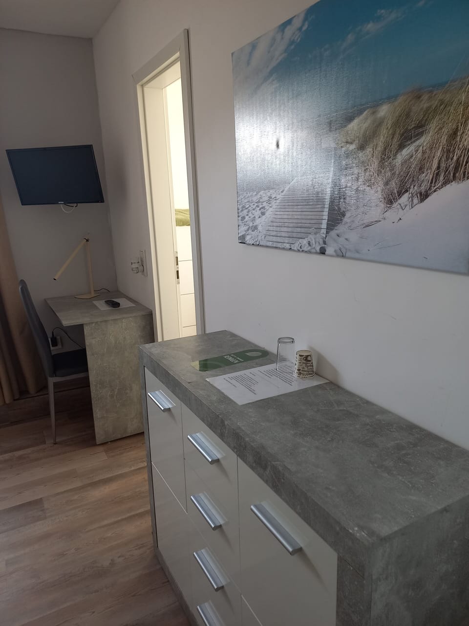 Basic Single Room | Desk, free WiFi