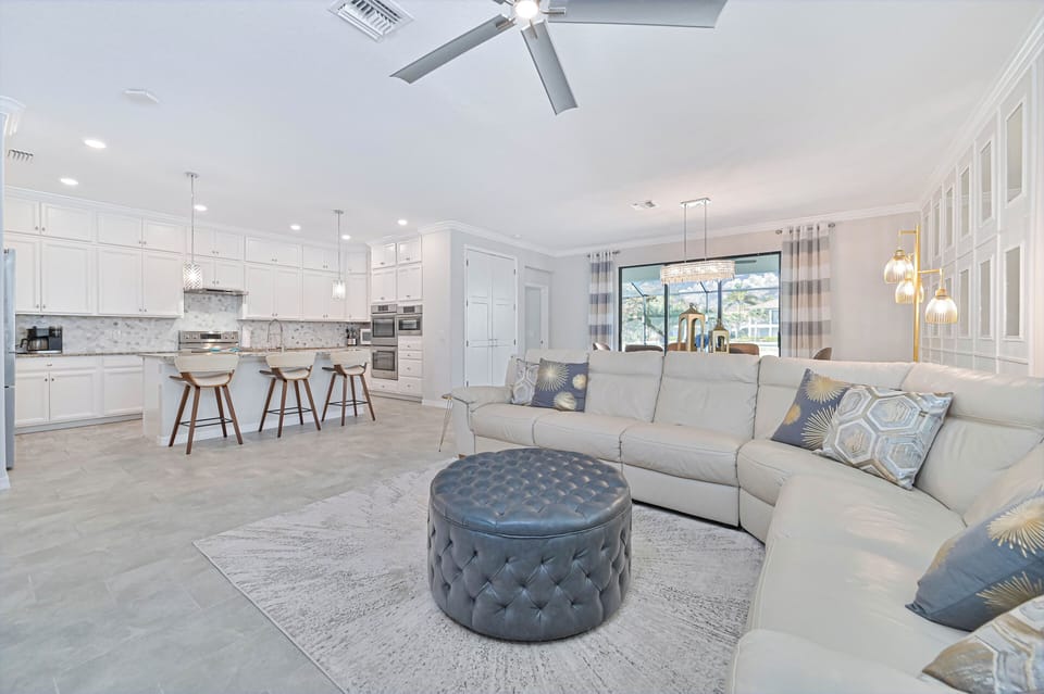 Tropical Escape - A large and comfortable sectional in the living room and cable TV