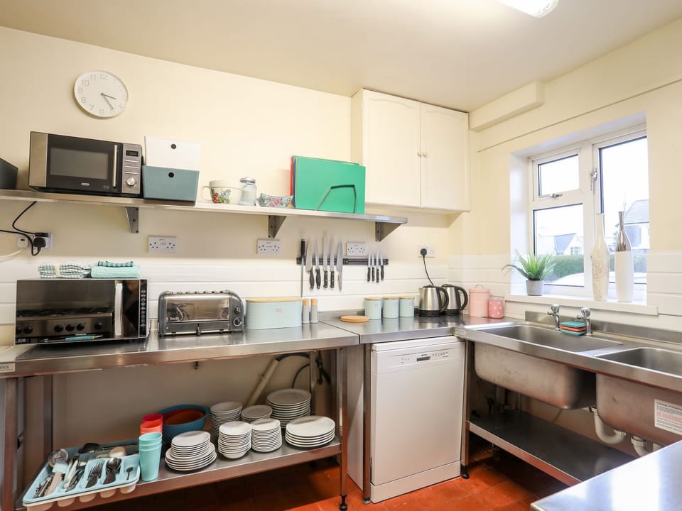 Dishwasher, cookware/dishes/utensils