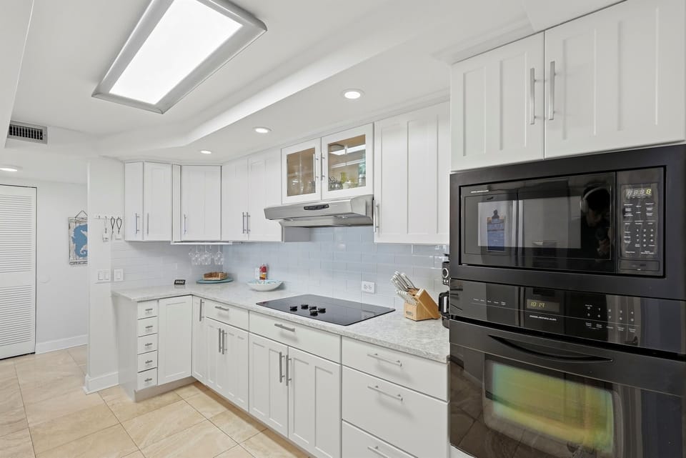 Fully equipped and modern designed, the kitchen features modern appliances and ample counter space—making meal prep easy whether you’re brewing morning coffee or cooking up fresh local seafood.
