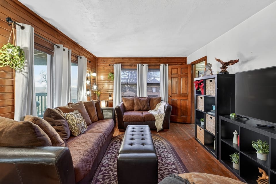 Indoors, Furniture, Living Room, Home Decor, Couch