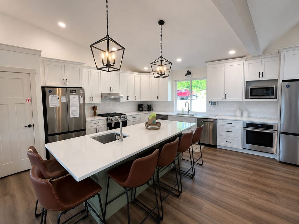 large prep island with sink