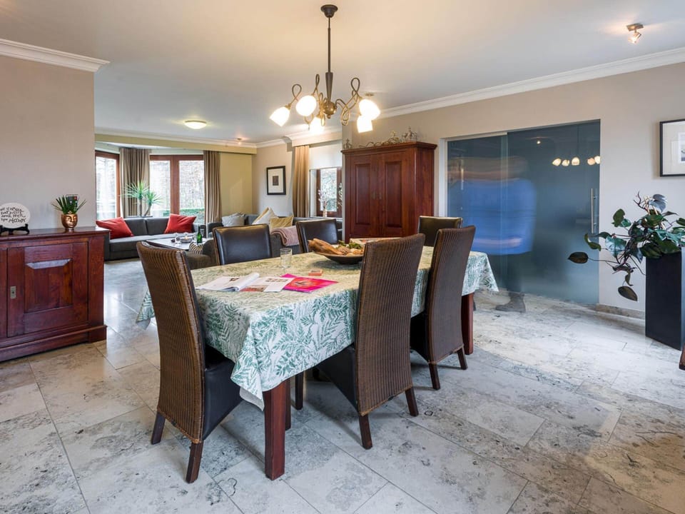 House | Dining