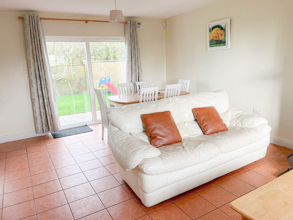 Seacliff Holiday Home No 43. Dining, living room large bright window