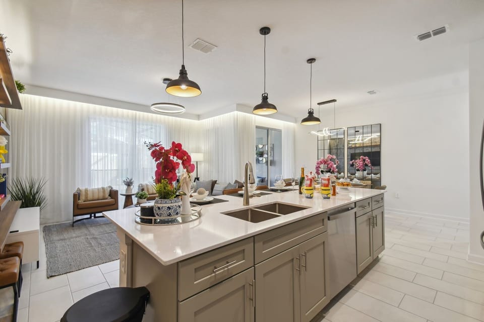 Kitchen or kitchenette