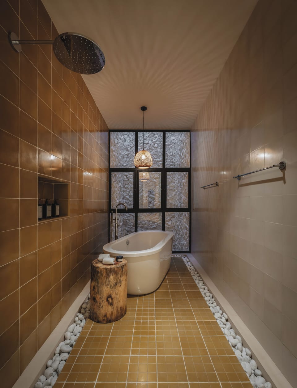 Standard Double or Twin Room | Bathroom | Hair dryer, towels, soap, shampoo