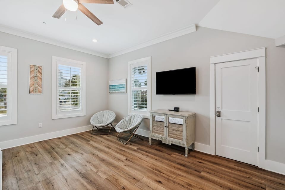 Array_114OverlookCir-55