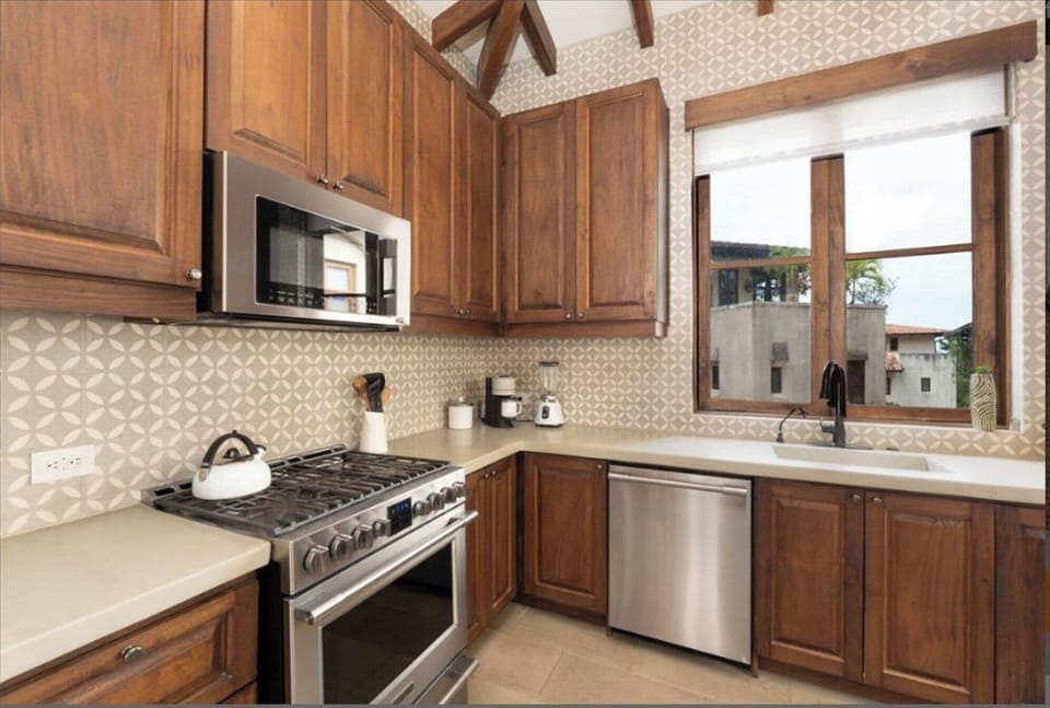 Condo | Private kitchen