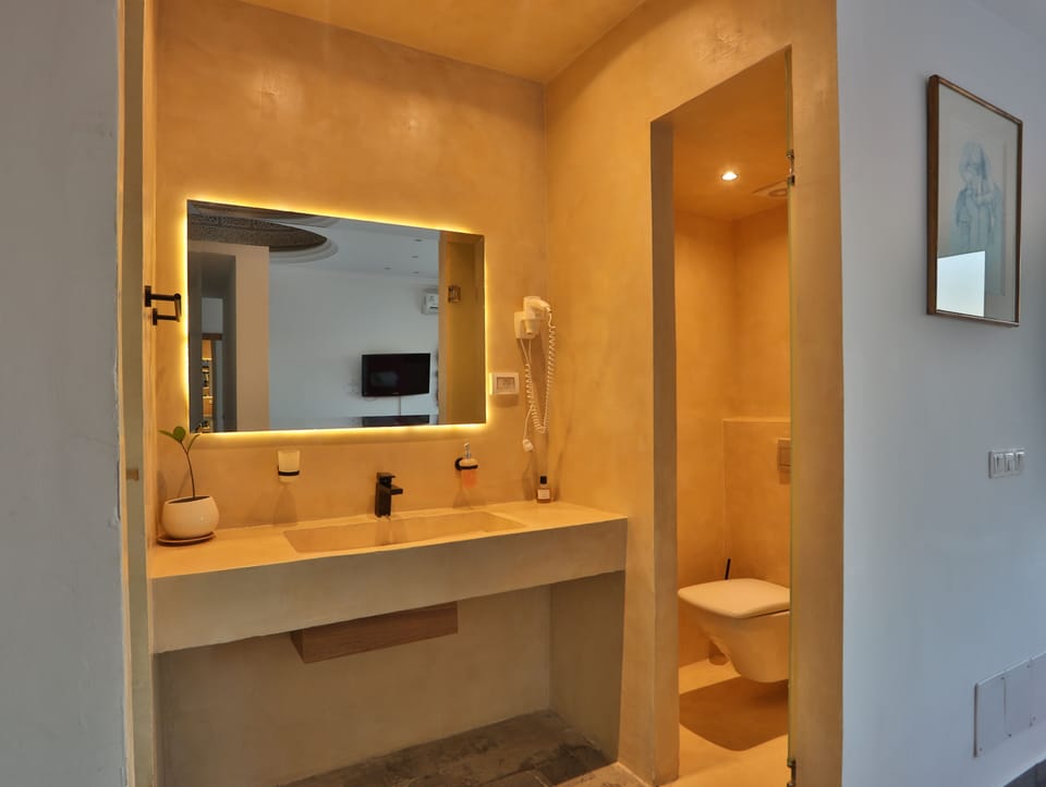 Zanoukha | Bathroom | Free toiletries, hair dryer, towels