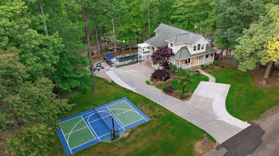 Sport court