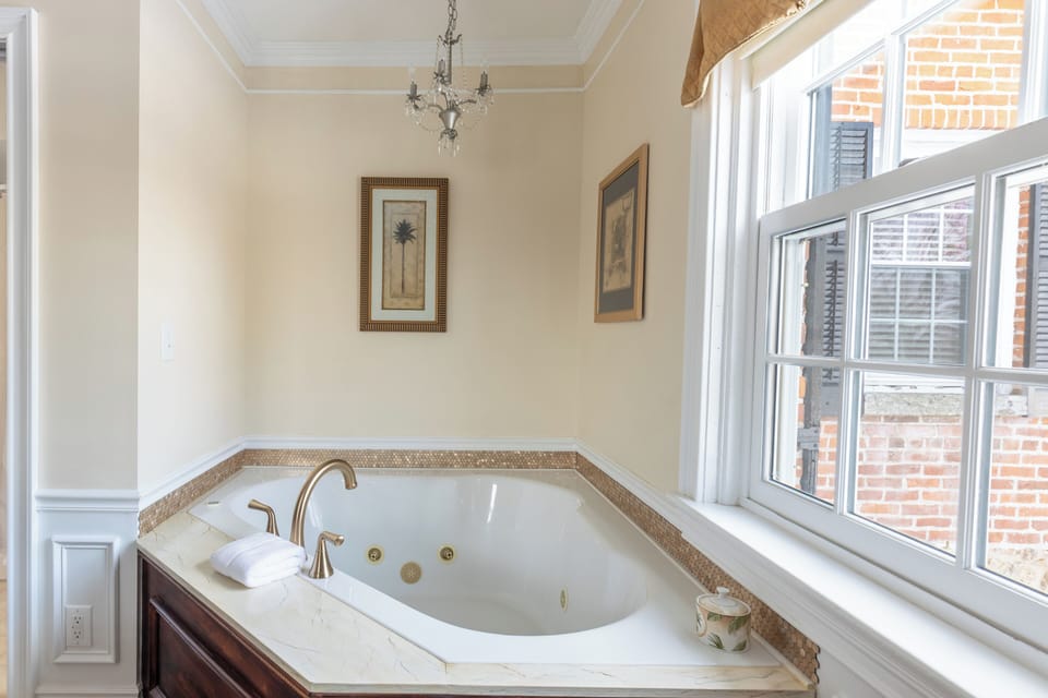 Double Room, Garden View | Individually decorated, individually furnished, blackout drapes