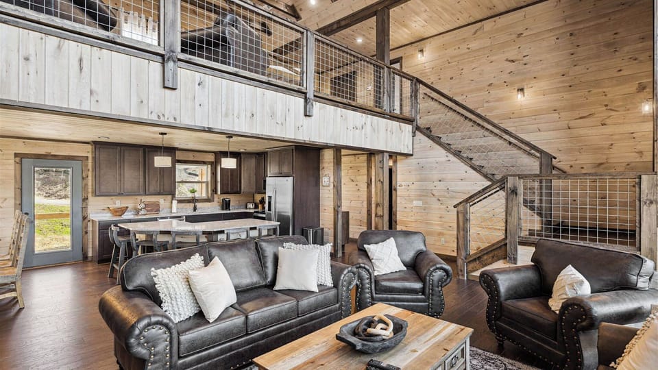 House (5 Bedrooms) | Interior