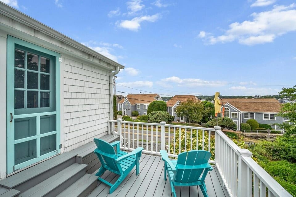 The Seaglass House is located on the East Side of Boothbay Harbor, across from the iconic Brown`s Wharf fisherman