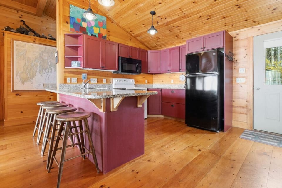 Bar seating in the kitchen area for 4