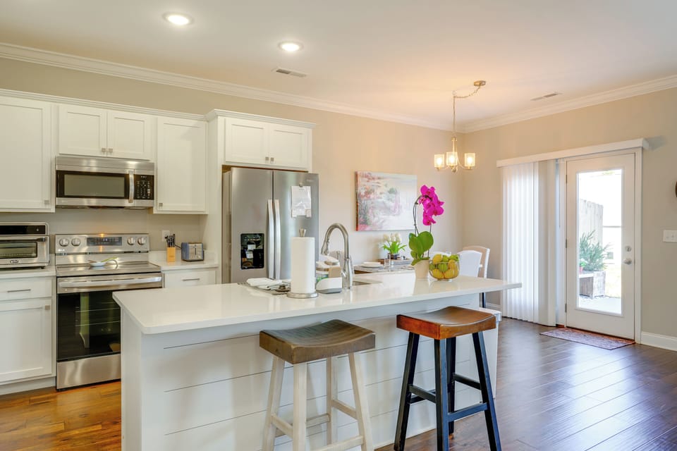 Kitchen | 1st Floor | Keurig Coffee Maker | Cooking Basics