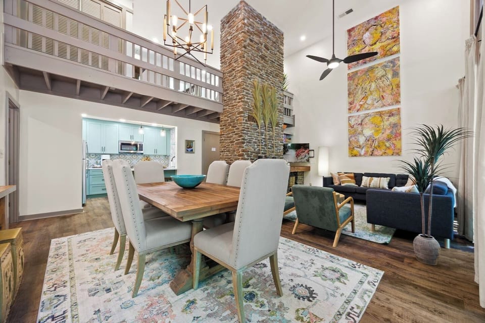 Perfectly balanced for relaxation or togetherness—high ceilings and open design elevate every moment.