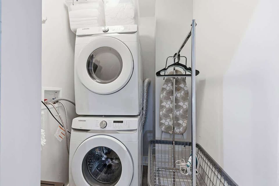In-unit washer & dryer for easy longer stays