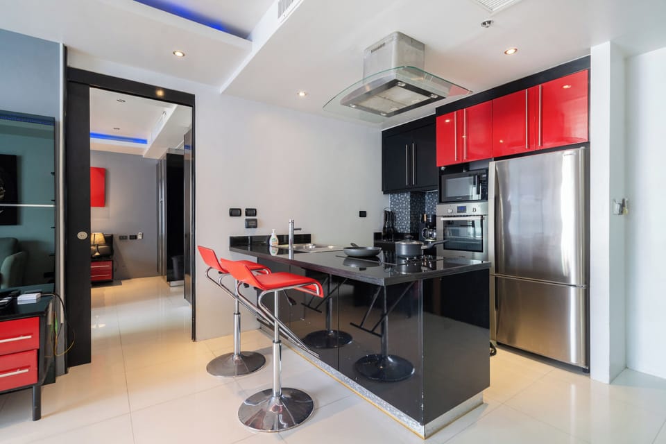 Deluxe Apartment, 1 Bedroom, Balcony, City View (Absolutely Amazing Bangla 1BR Suite) | Private kitchen