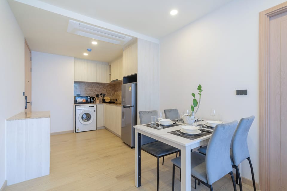 Apartment, 1 Bedroom (Ozone Condo Prestigious Laguna Area) | Private kitchen