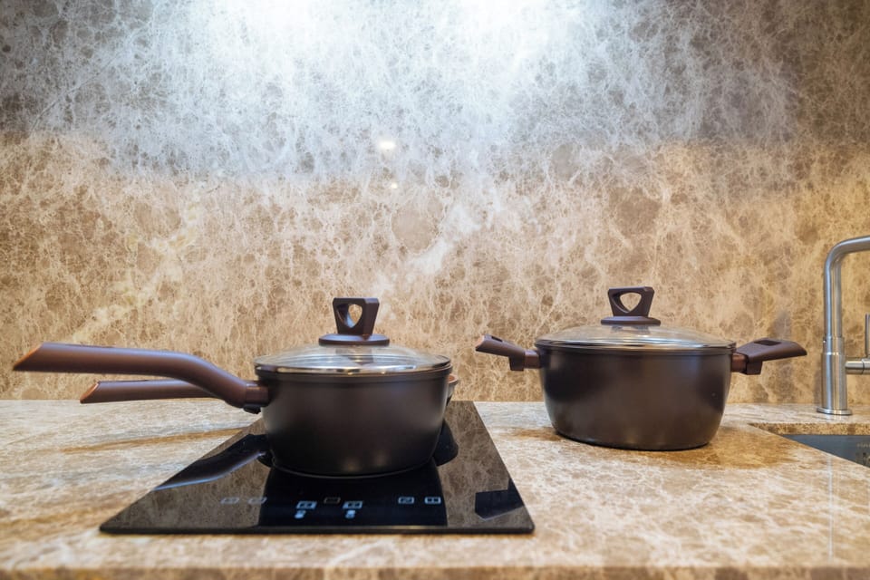 Apartment, 1 Bedroom (Ozone Condo Prestigious Laguna Area) | Private kitchen