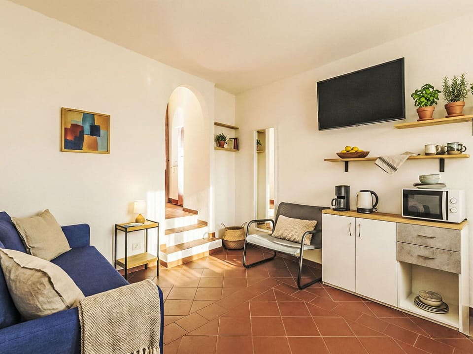 Furniture, Wood, Interior Design, Flooring, Floor, Home, Apartment, Room, Chair, Ceiling