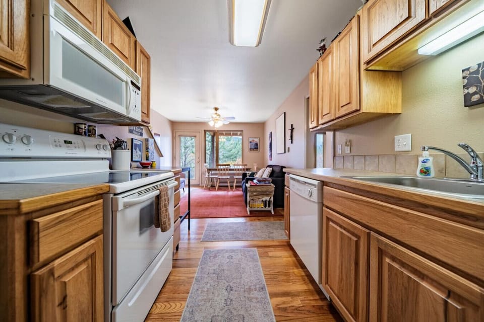 Full kitchen with all your cooking needs