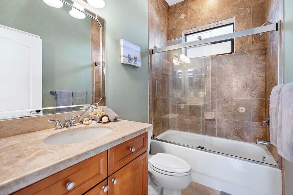 Upstairs Guest Bathroom with Shower Tub Combo