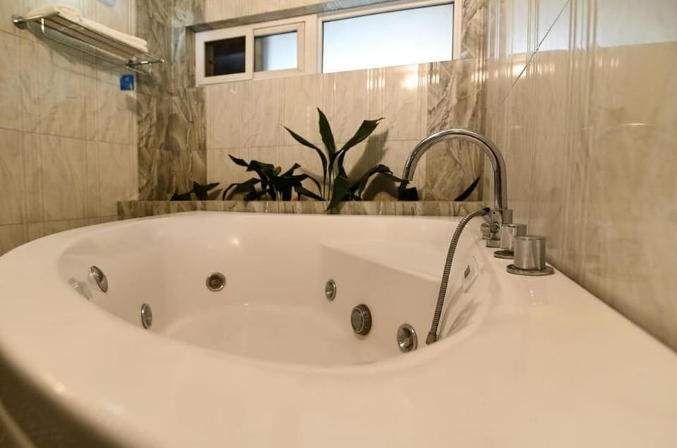 Executive Suite, Balcony | Bathroom | Slippers