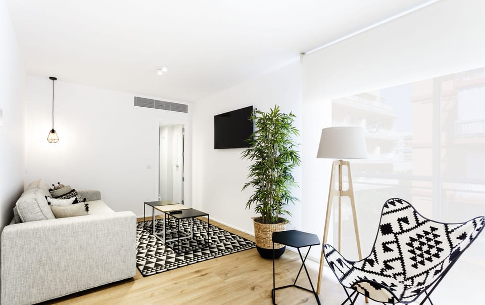 Family Suite | Minibar, in-room safe, iron/ironing board, free WiFi