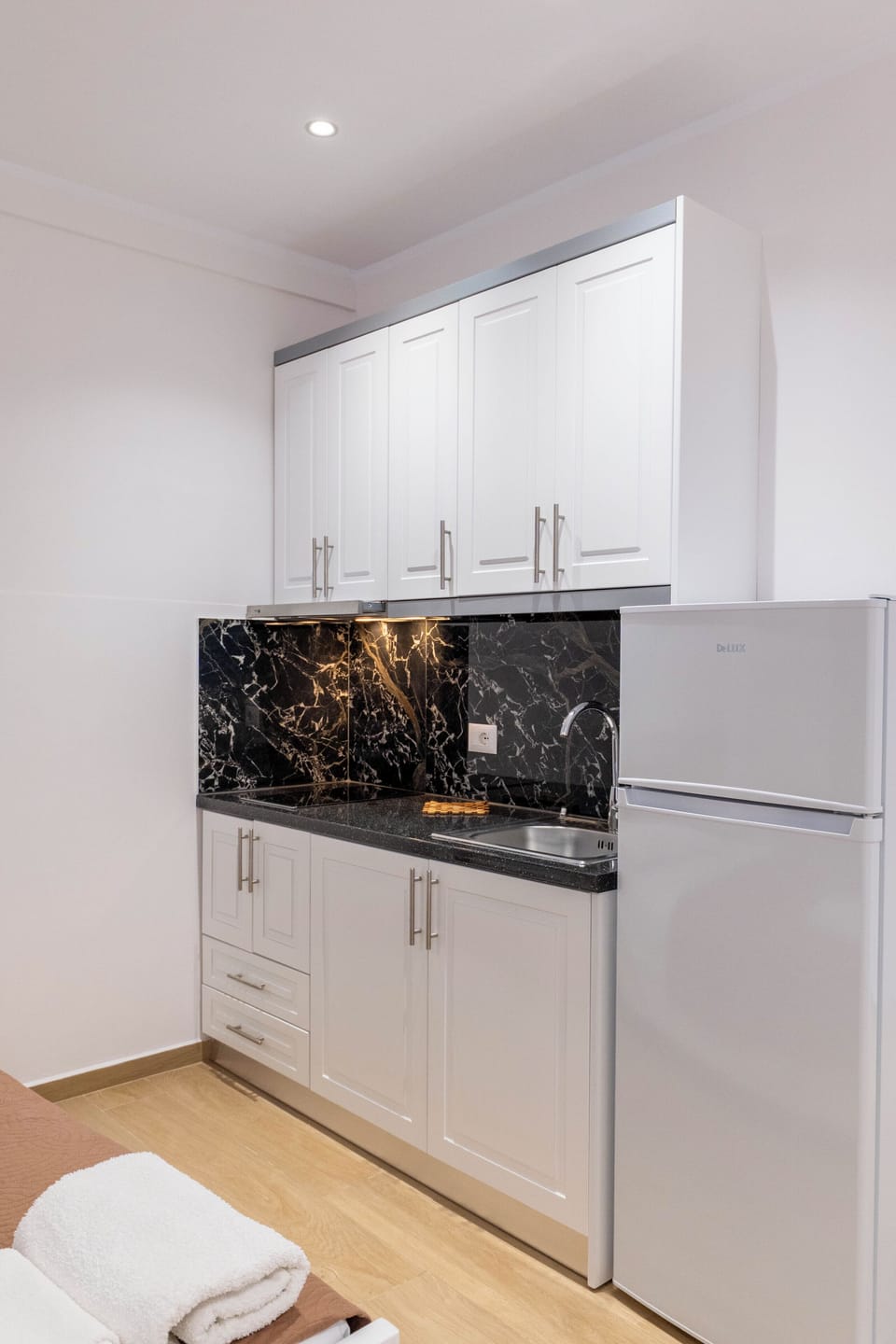 Double Room, Balcony | Private kitchen | Electric kettle