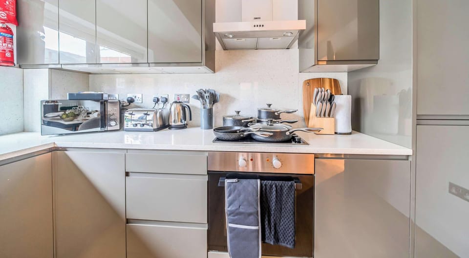HIGH QUALITY KITCHEN EQUIPMENTS