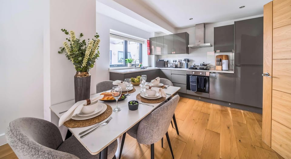 KITCHEN AND DINING AREA
