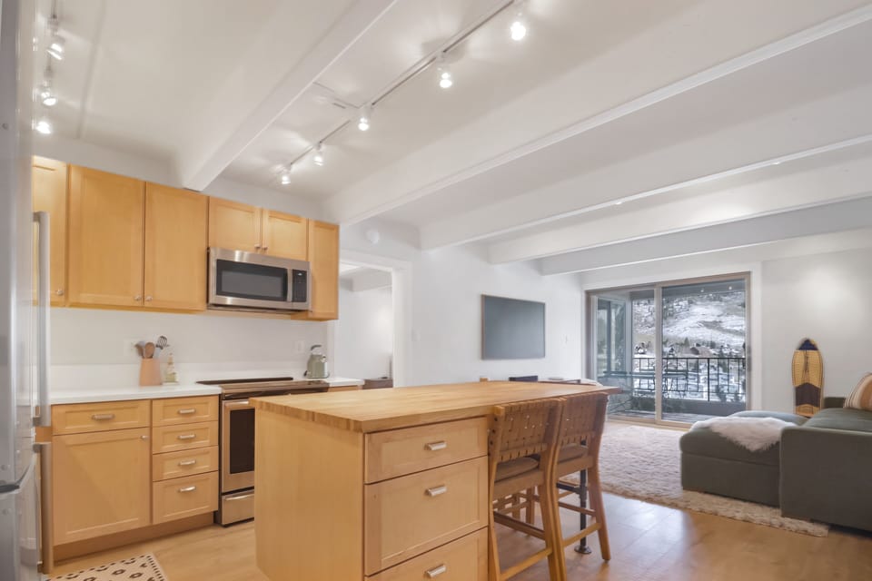 Condo, 1 Bedroom | Interior