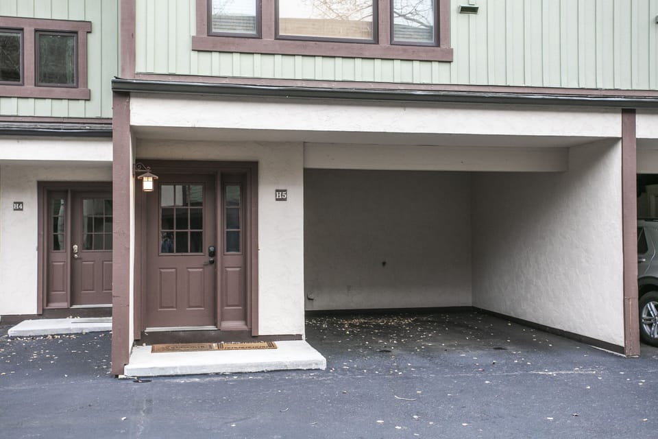 Townhome, 3 Bedrooms | Exterior detail