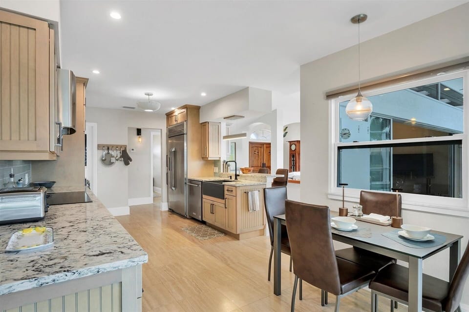 House, 4 Bedrooms | Private kitchen | Coffee/tea maker, fridge, oven, toaster