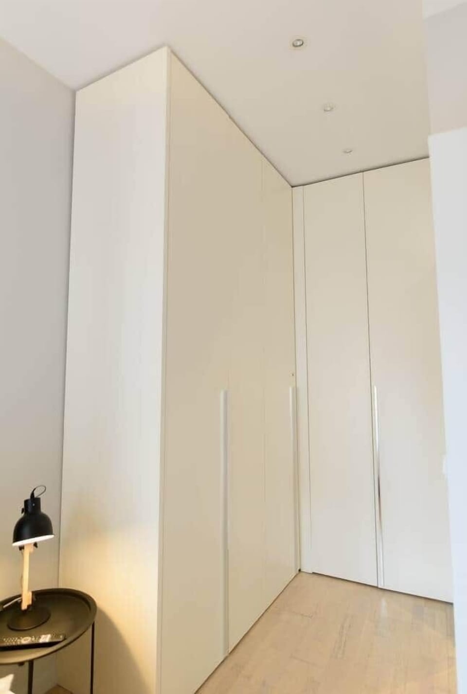 1st bedroom with King Size bed 160x200cm + TV and ensuite bathroom (shower + sink)