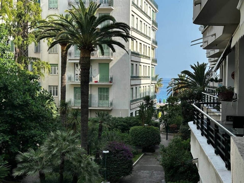 Along the Promenade des Anglais
