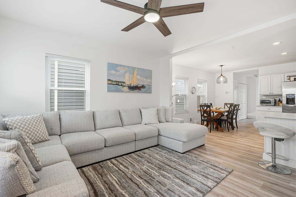 Home Decor, Furniture, Table, Appliance, Ceiling Fan