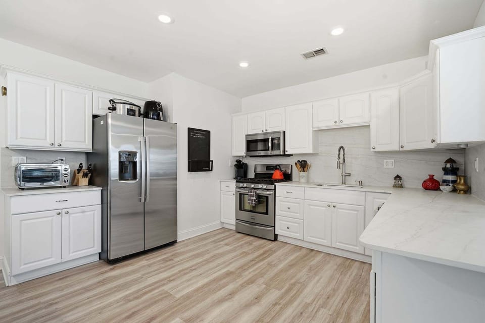Indoors, Kitchen, Appliance, Refrigerator, Microwave