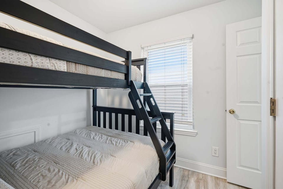 Indoors, Furniture, Home Decor, Bed, Bunk Bed
