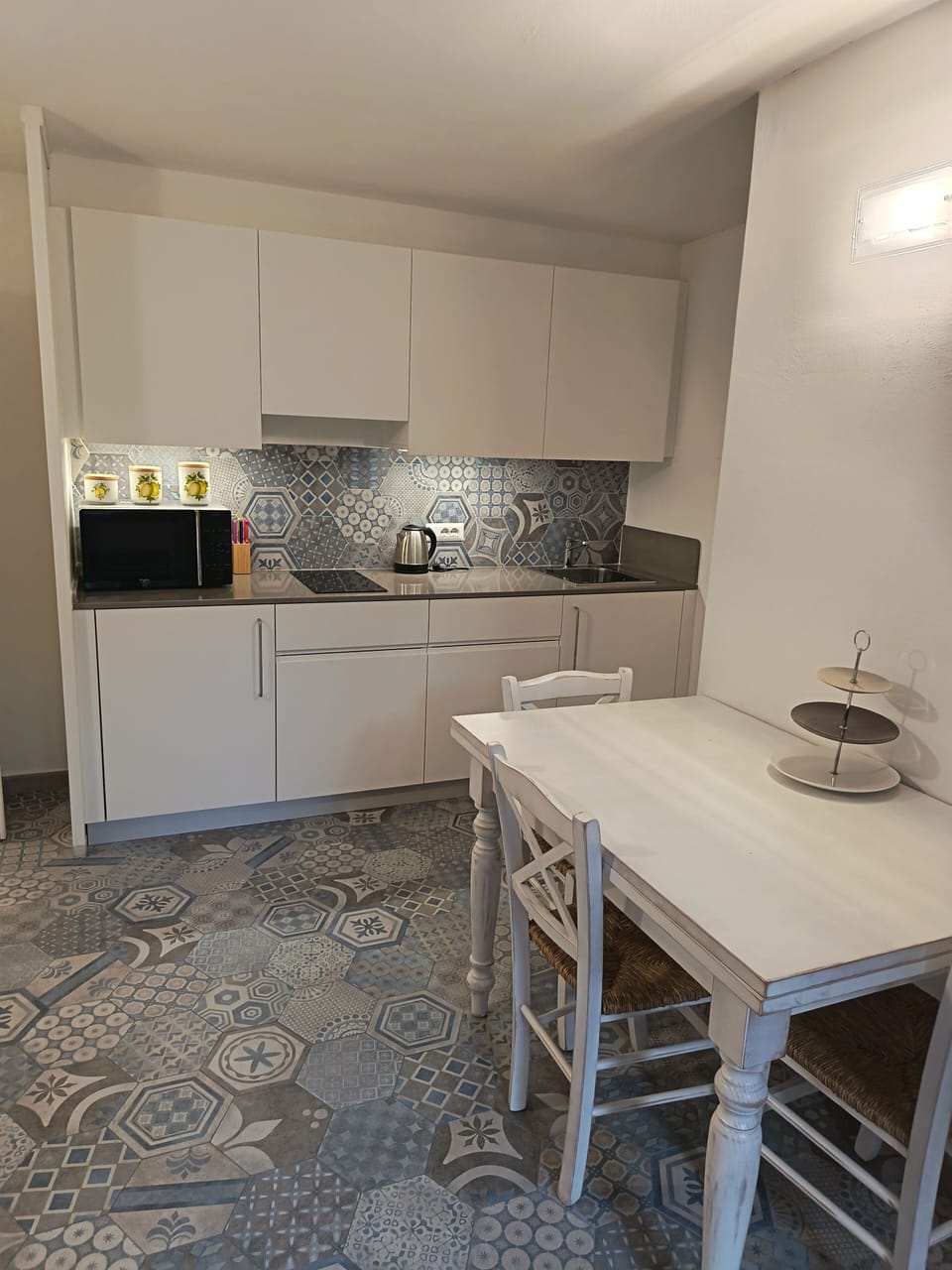 Deluxe Apartment | Private kitchen