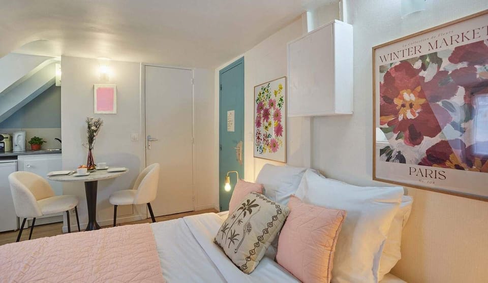 Studio avec espace repas et cuisine ouverte