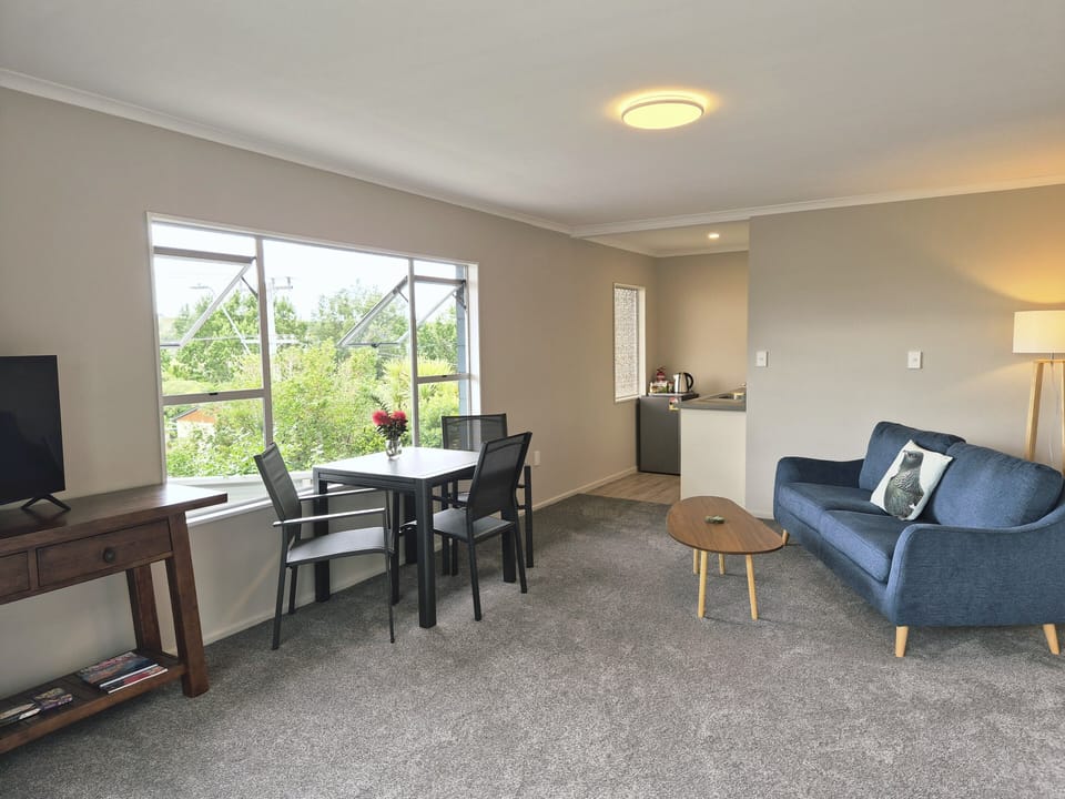 Apartment, Balcony, Ocean View | Living area