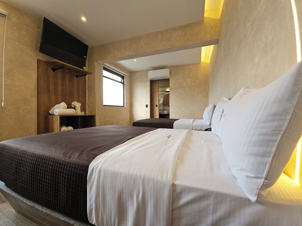 Comfort Double Room | Iron/ironing board, free WiFi, bed sheets