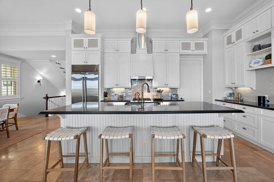Large Open Kitchen w/ Barstool Seating